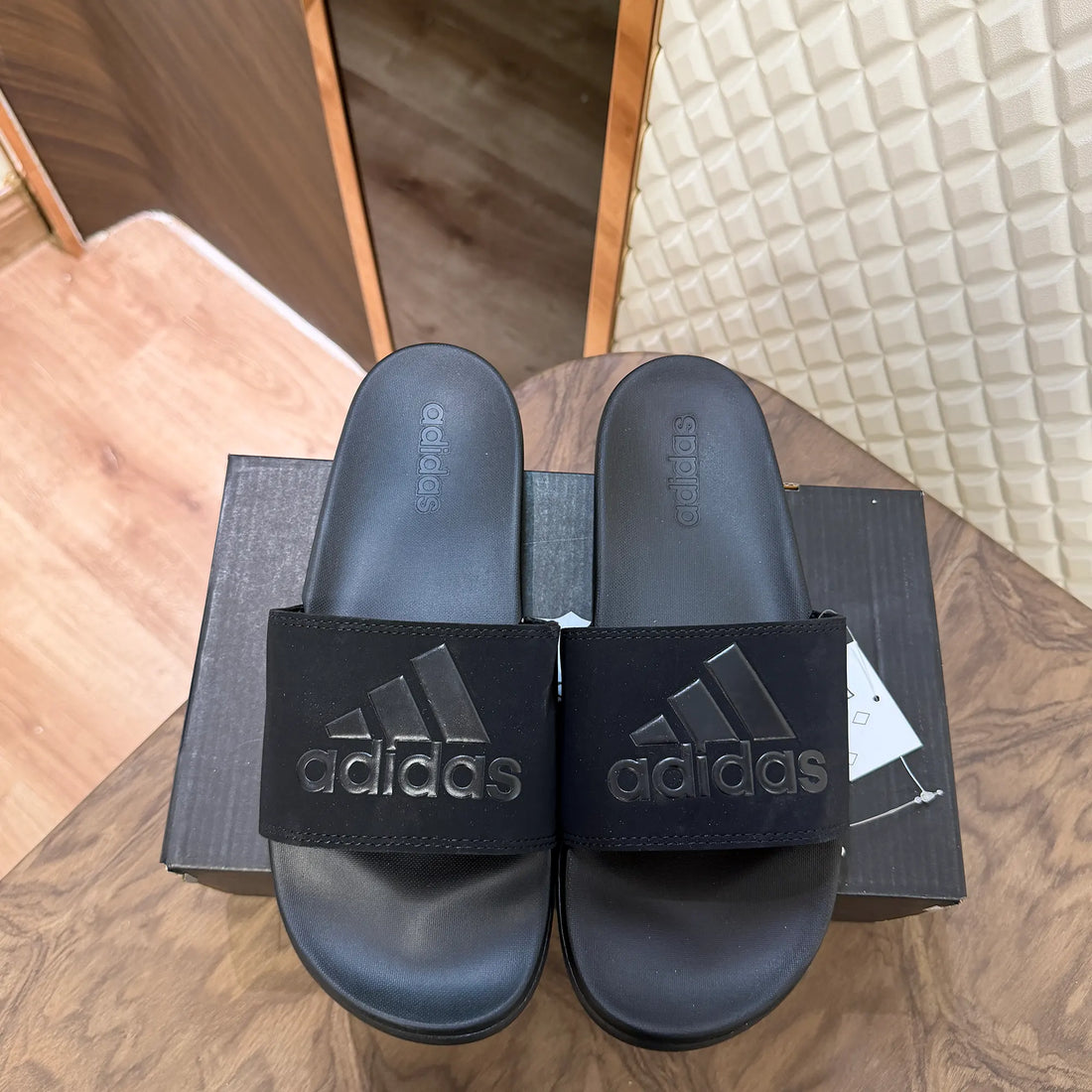 CLOUDFOAM SLIDES - ADI LOGO BLACK (SUEDE)
