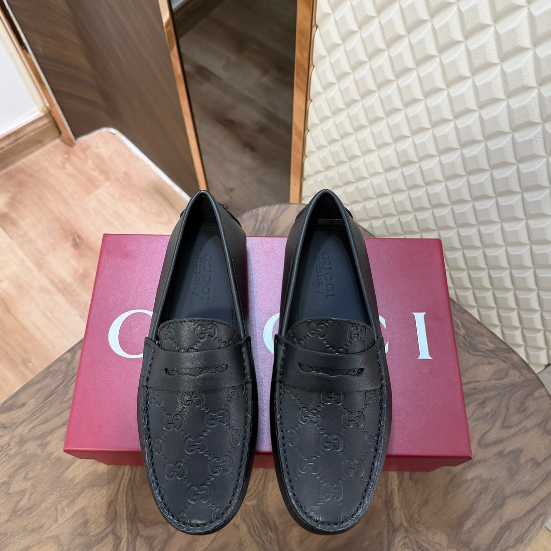 GUCC LEATHER LOAFER - BLACK (EMBOSSED G005)