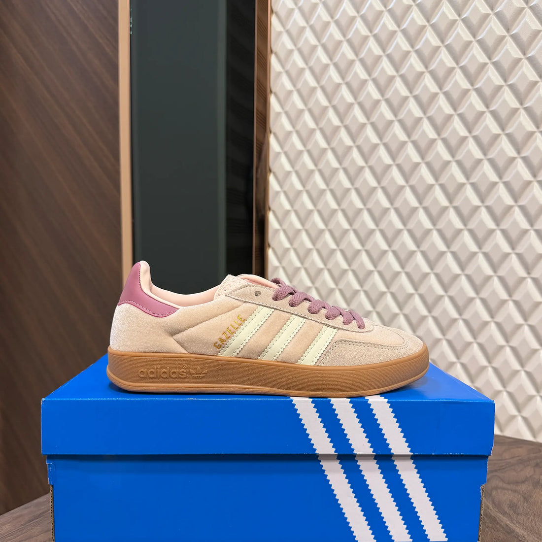 Gazelle - Wonder Quartz Pink