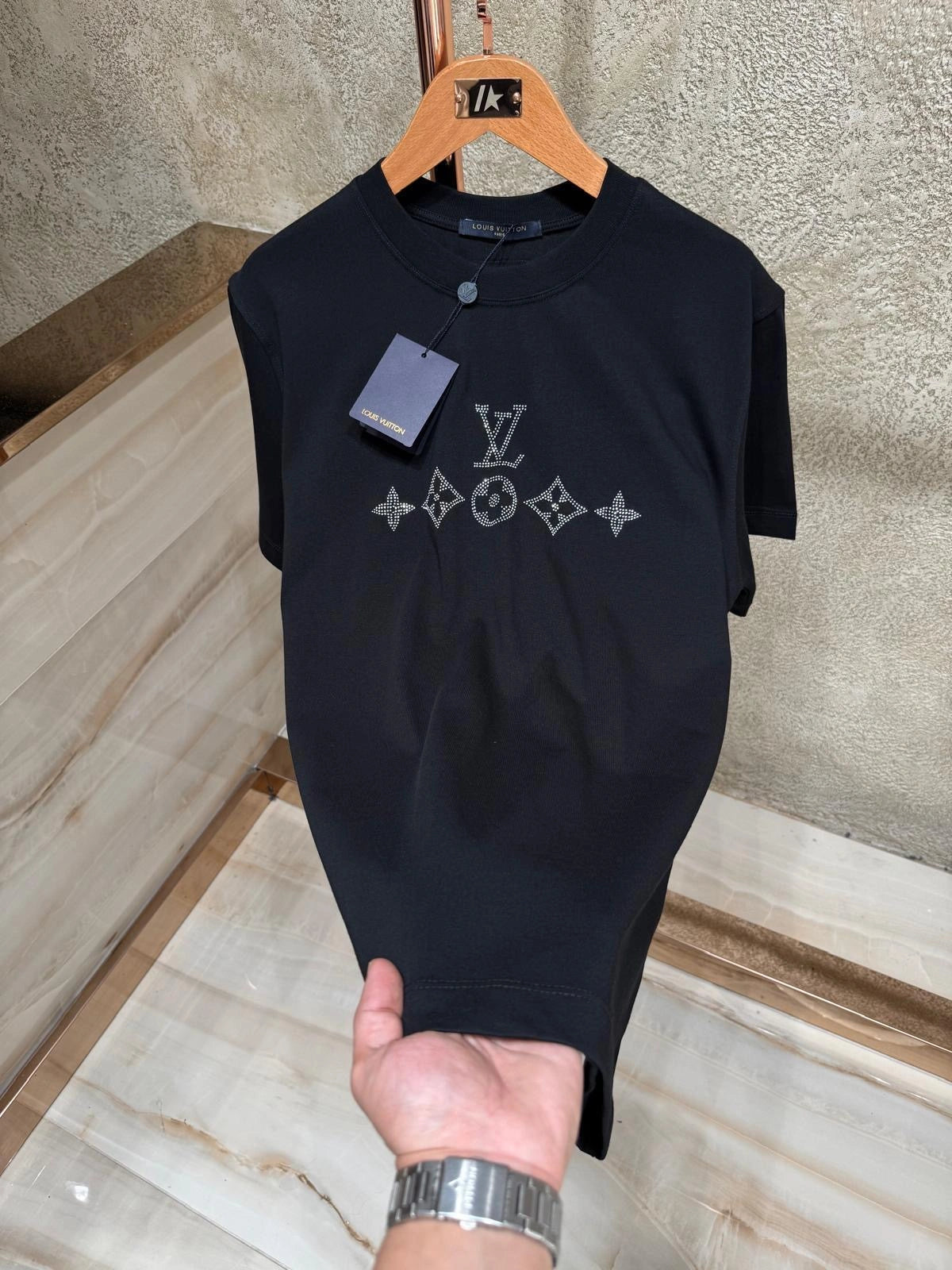 LOUI T-shirt - Black (JU 211)