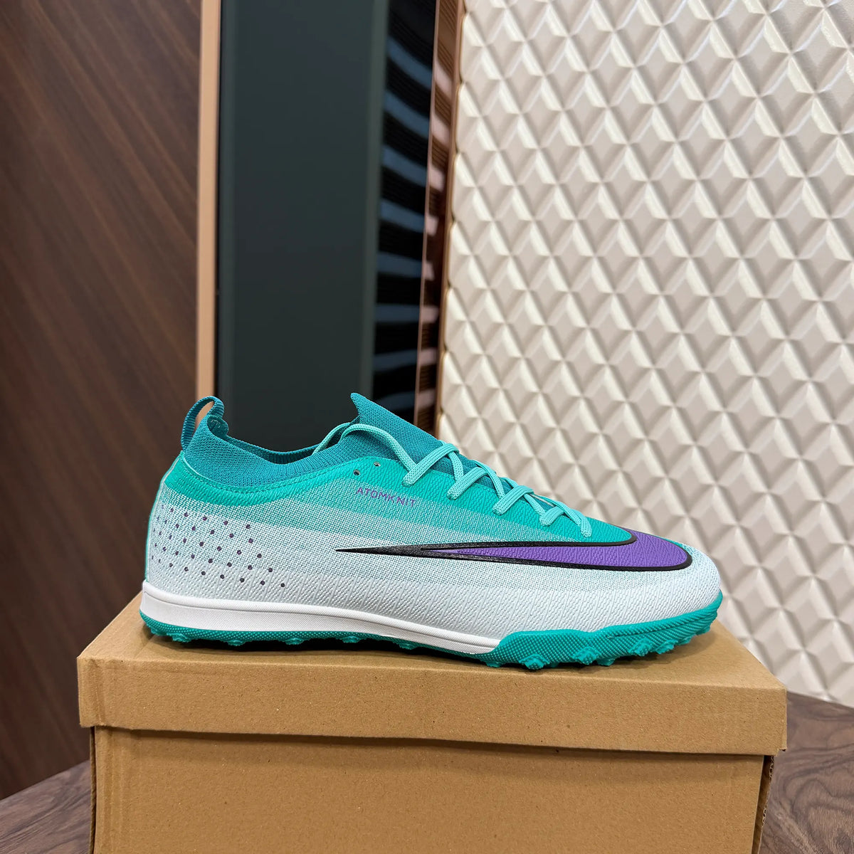 Mercurial Vapor Turf Teal Grippers For Men