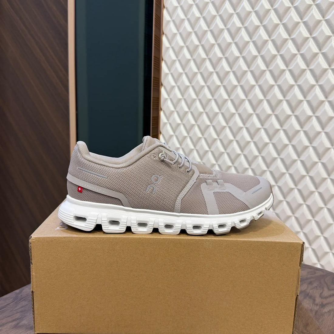 ON CLOUD 6 BEIGE Runners For Women
