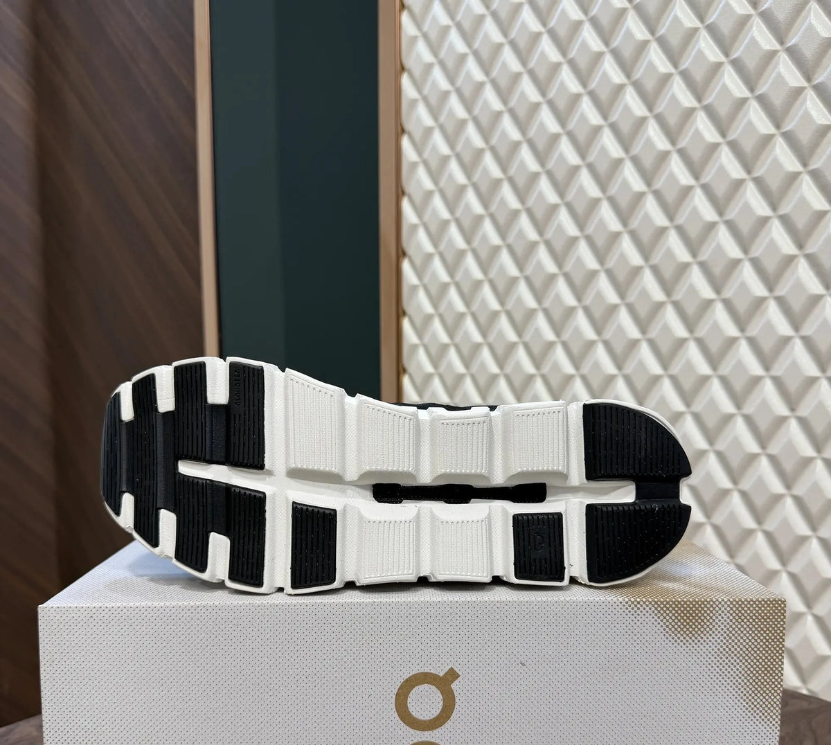 On Cloud 6 Black White Sneakers For men