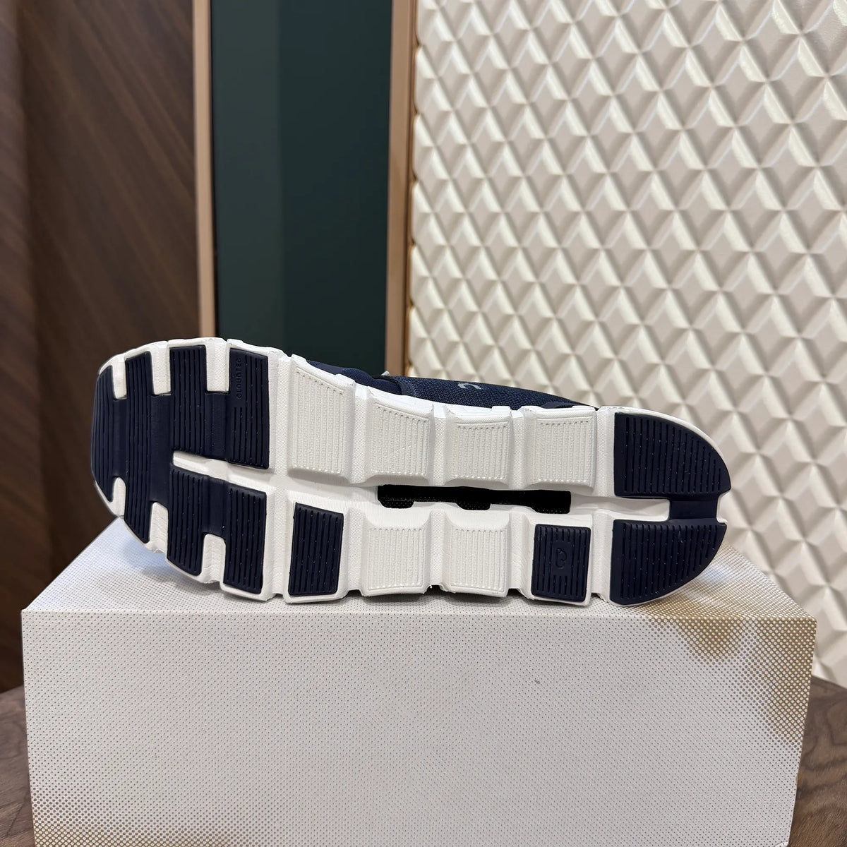 On Cloud 6 Midnight White Sneakers 