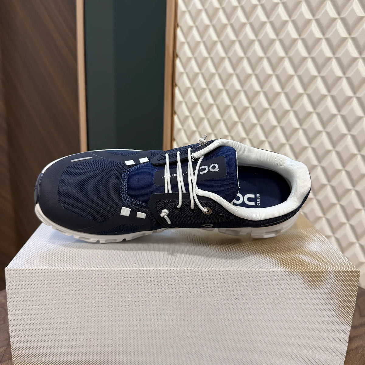 On Cloud 6 Midnight White Sneakers 