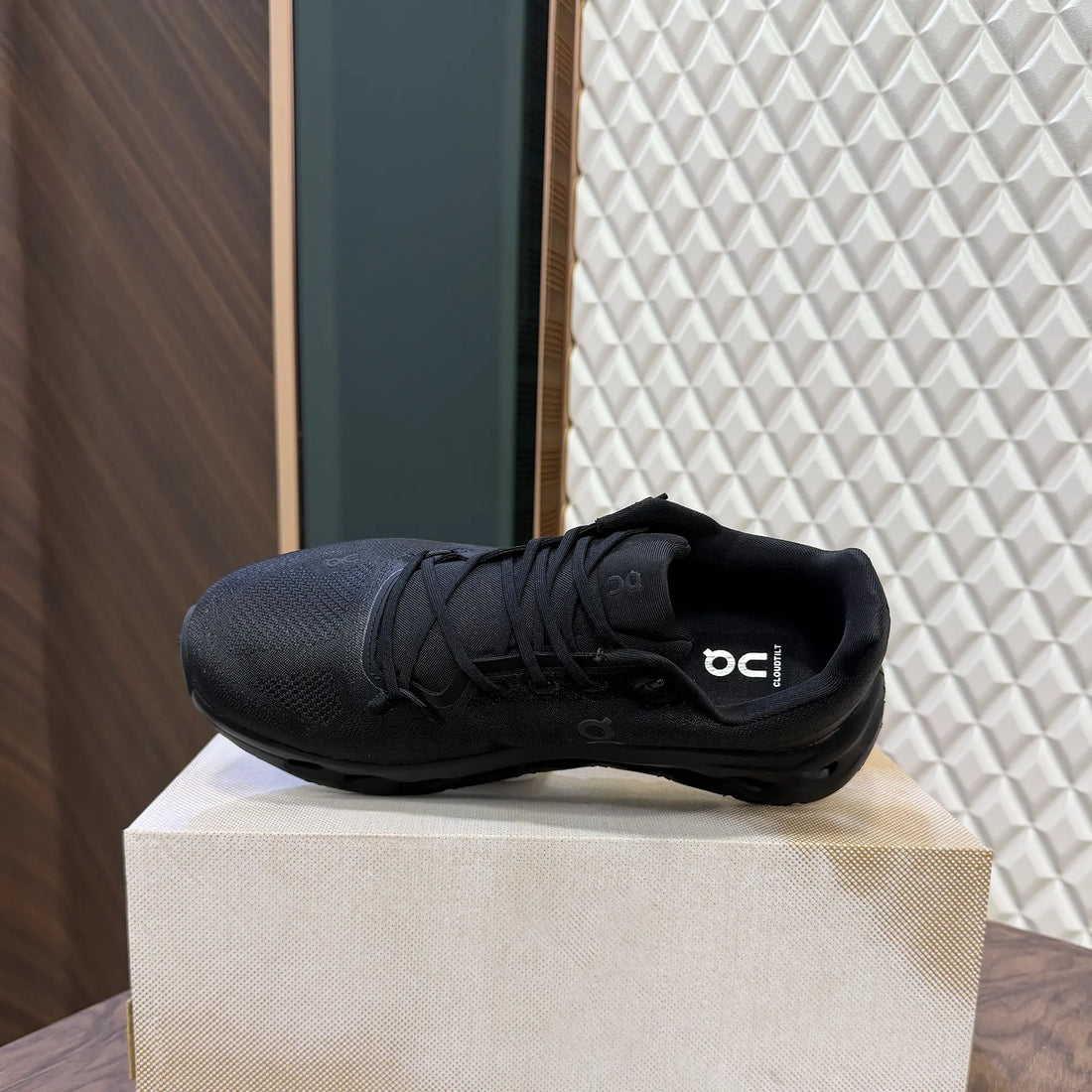 Oncloud Tilt All Black For Men & Women