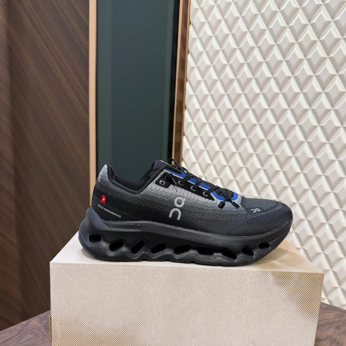 Oncloud Tilt Black Runners For Men