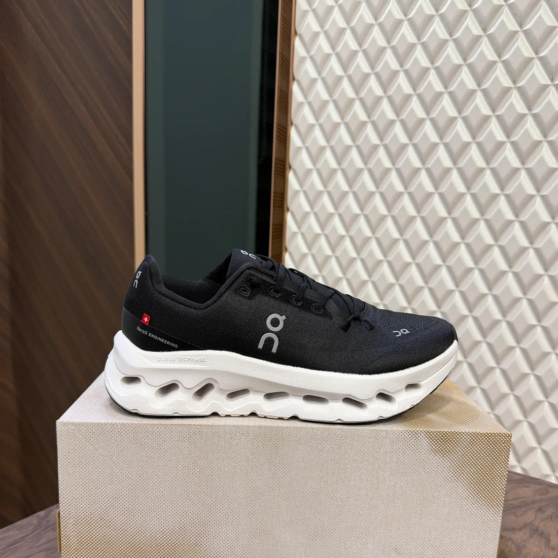 Oncloud Tilt Black White For Men