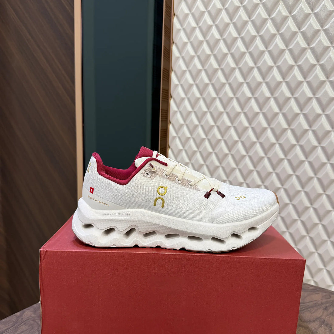 Oncloud Tilt Pearl Ivory For Men & Women