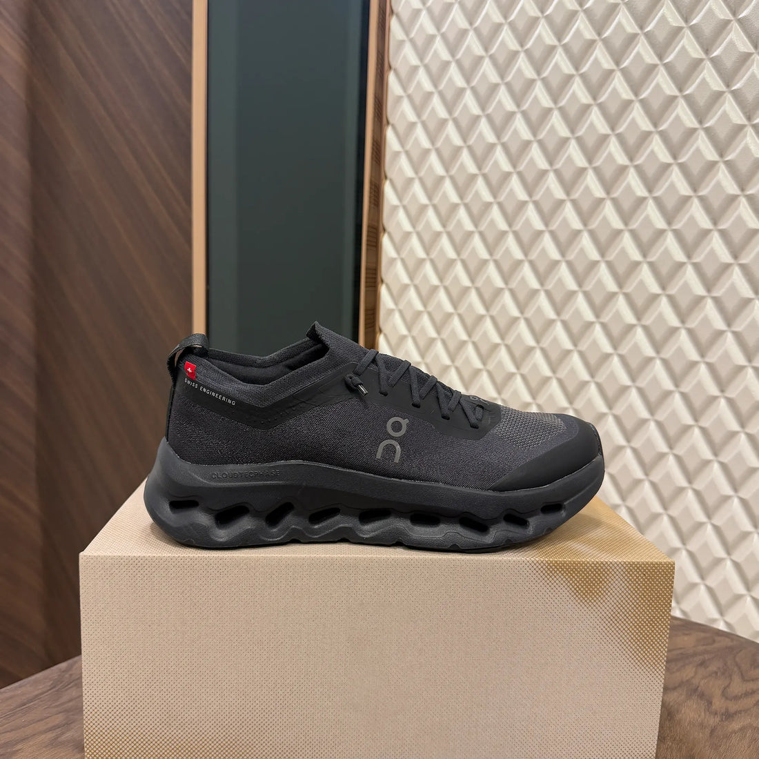 Onclout Tilt Moon Carbon Black Sneakers 