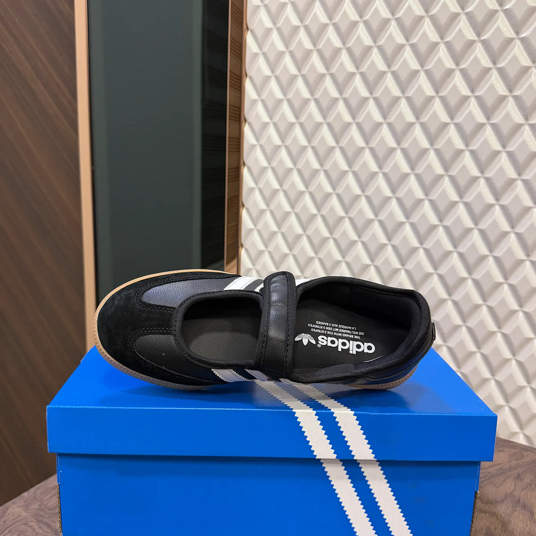 Samba Jane Black White Runners For Women