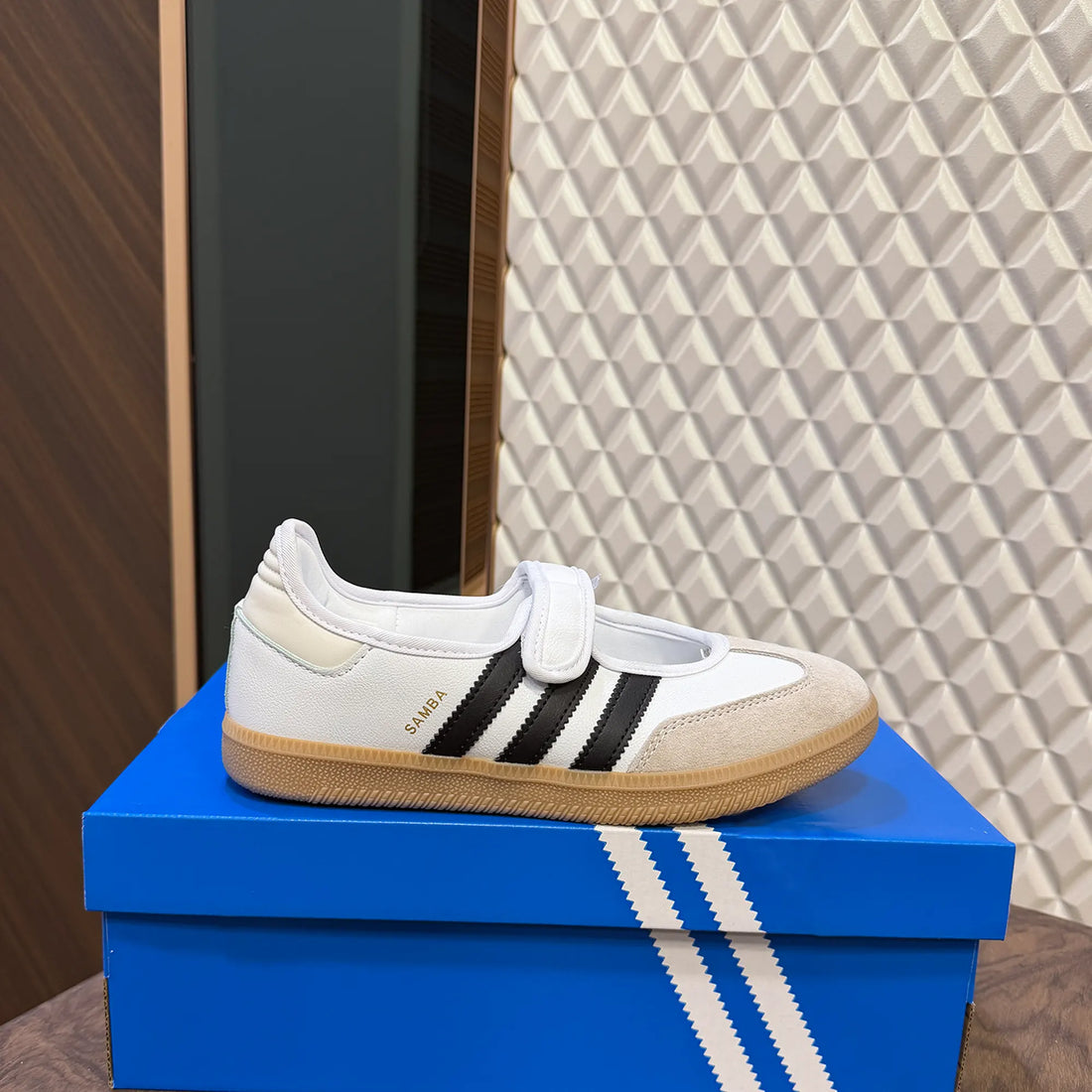 Samba Jane White Black Runners For Women