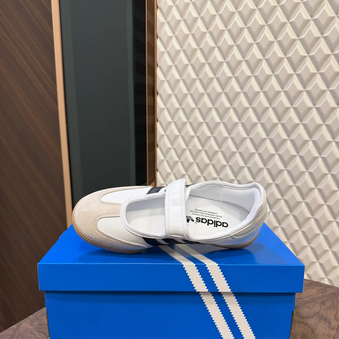 Samba Jane White Black Runners For Women