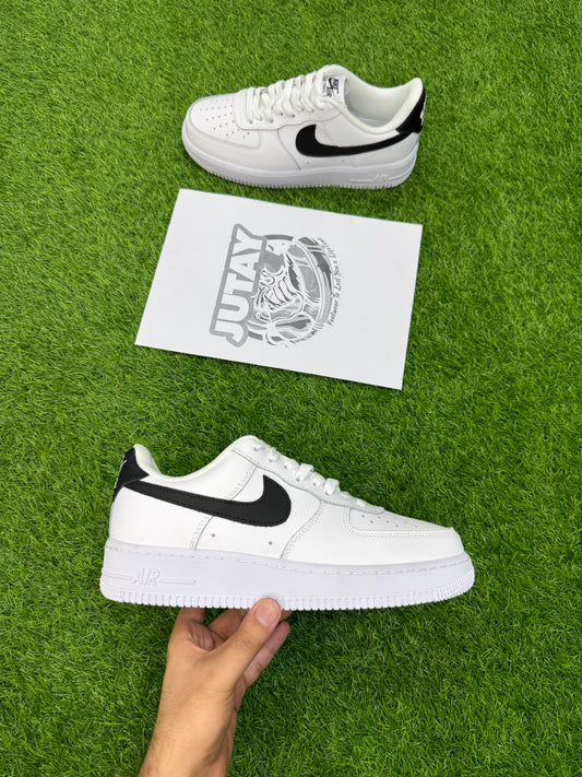 AIRFORCE 1  LOW - BLACK SWOOSH