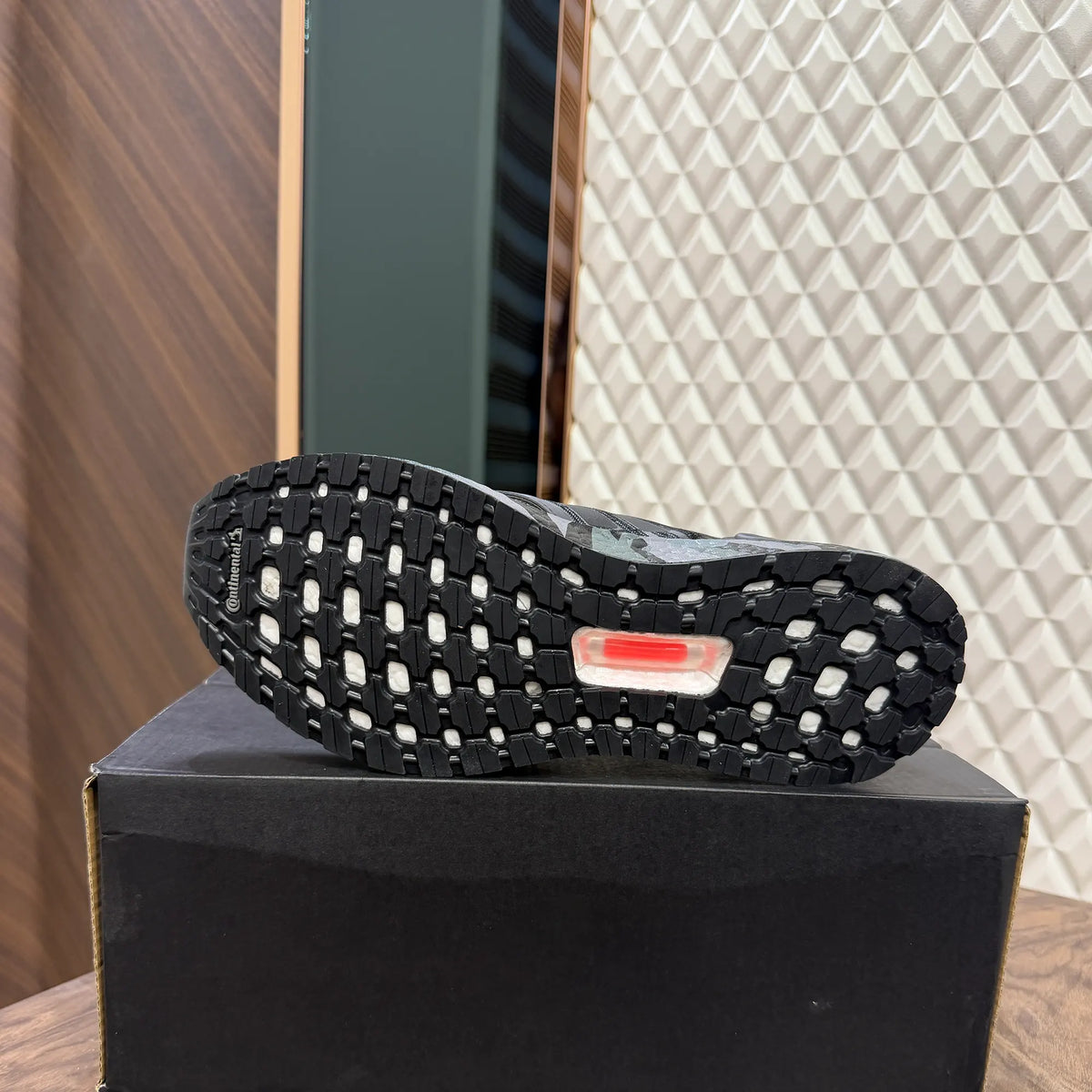 ULTRABOOST 20 - CORE BLACK GREY