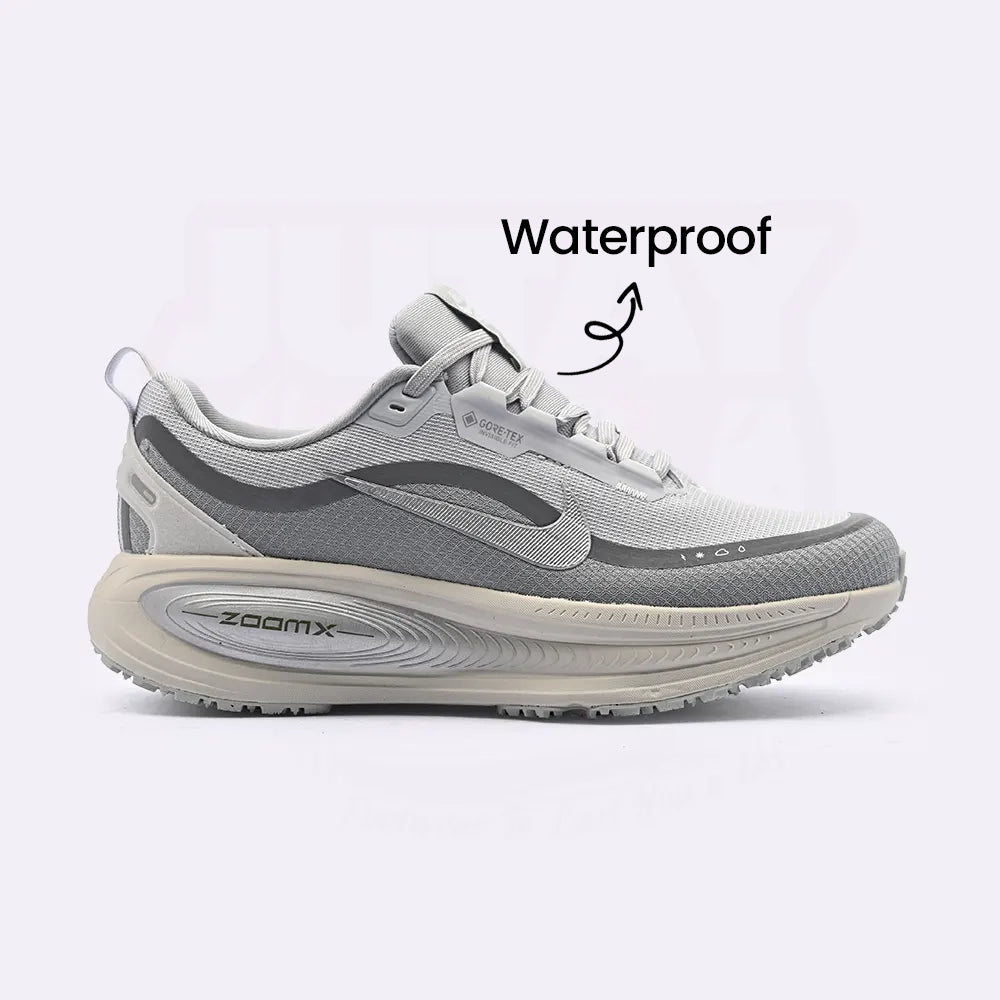 VOMERO 18 WP - PLATINUM SILVER