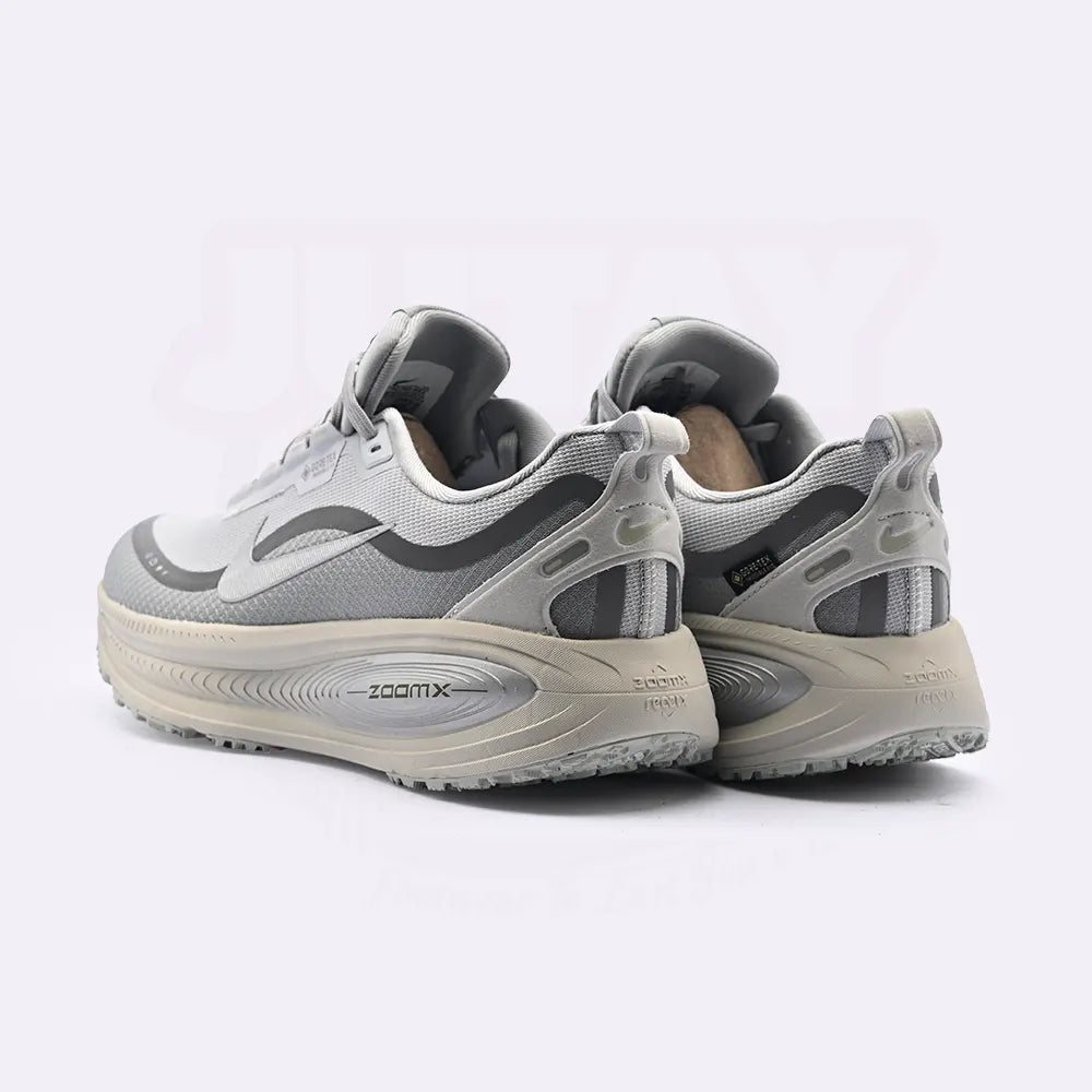 VOMERO 18 WP - PLATINUM SILVER