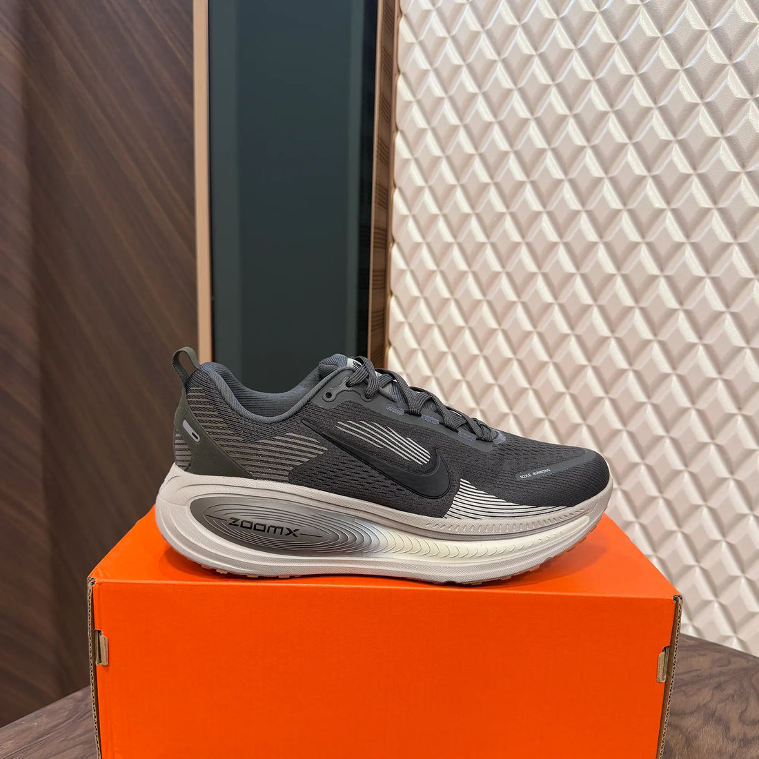 Vomero 18 College Grey For Women